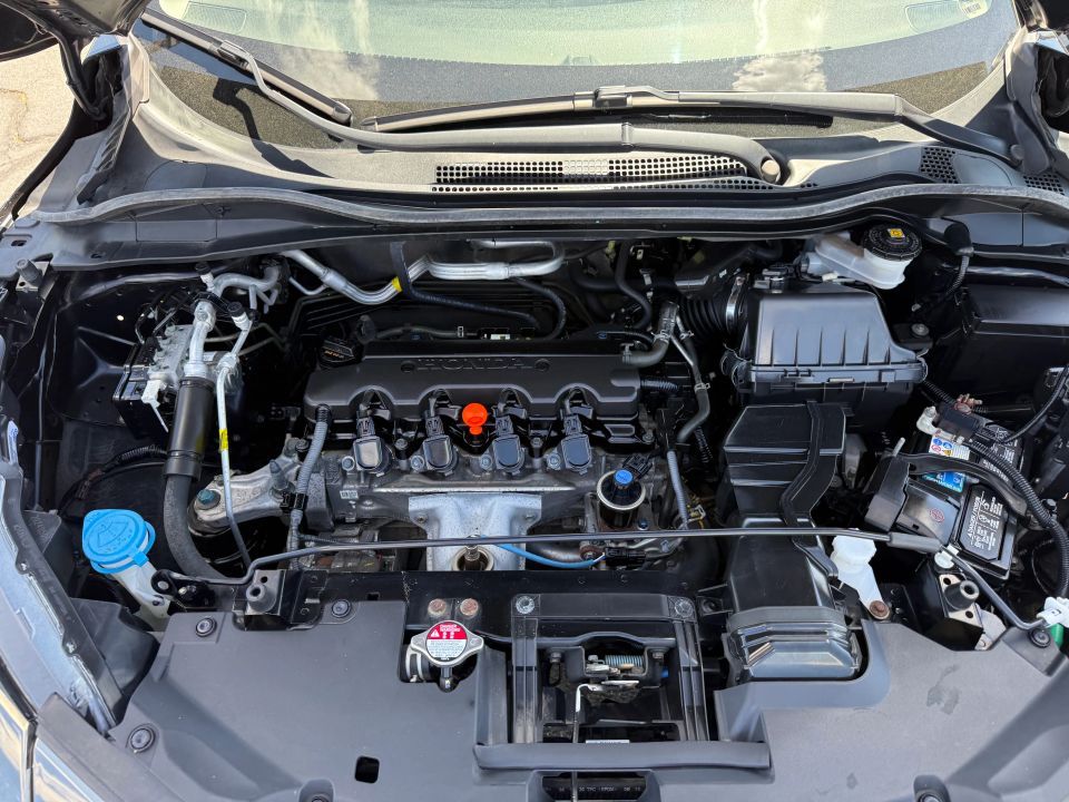 Main image 3