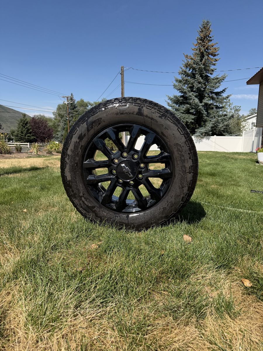 Chevrolet Silverado 2500 20-inch Black Alloy Wheel with All-Terrain Tire