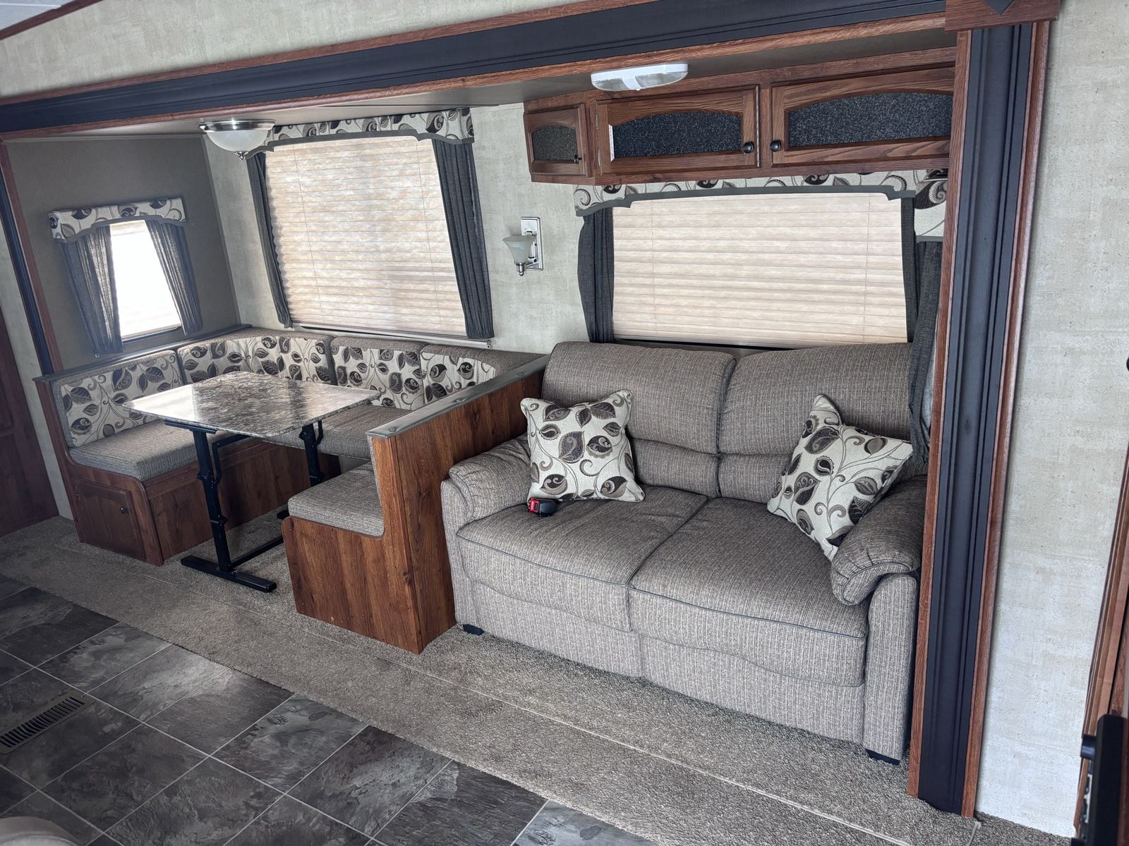 RV / Trailer Loveseat & Dinette Set – Excellent Condition