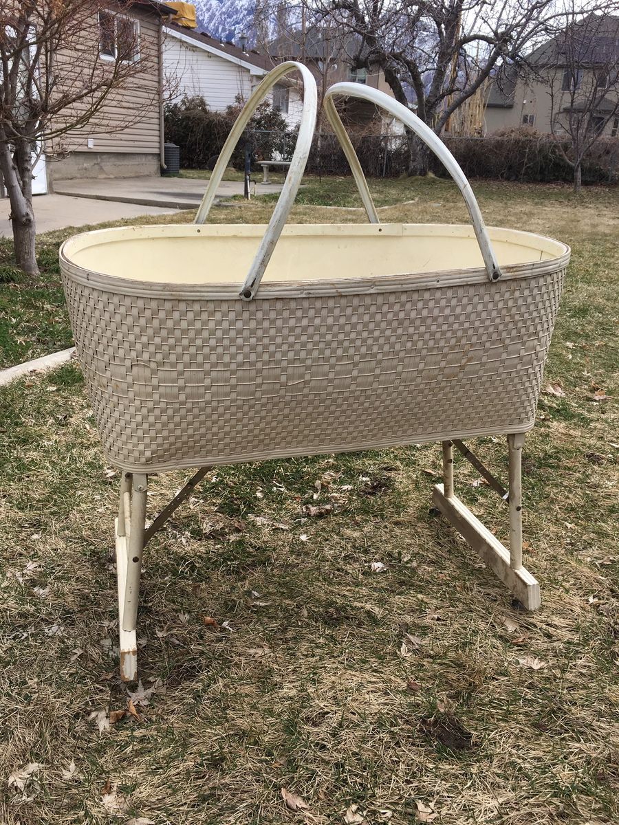 Vintage 1954 Wicker Baby Bassinet. Great Condition, been in one family for Generations