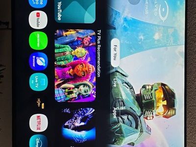Samsung 55 Inch 120 hz 4k Smart TV Model UN55DU8000F with Solar Remote