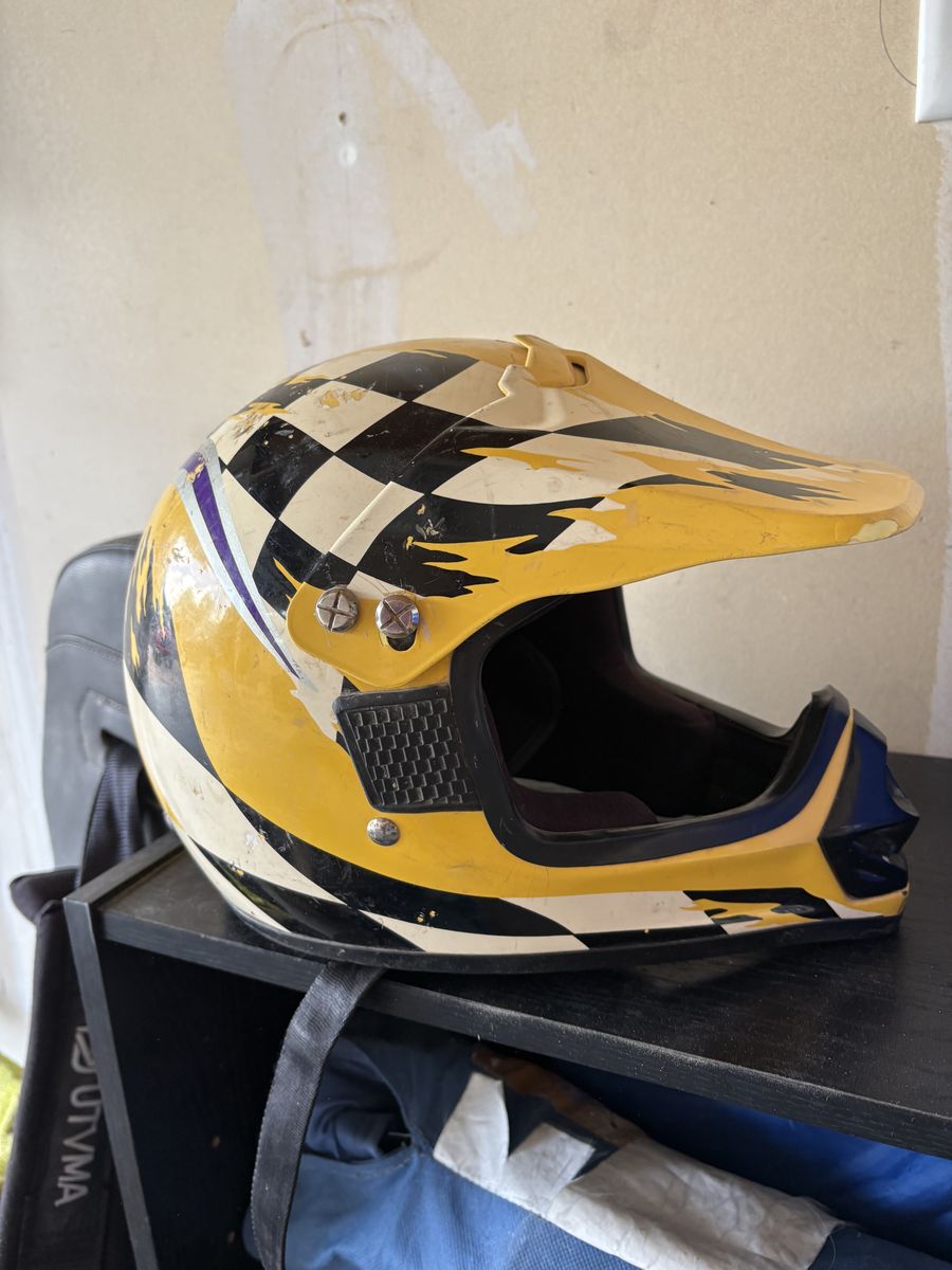Youth motorcycle helmet Medium