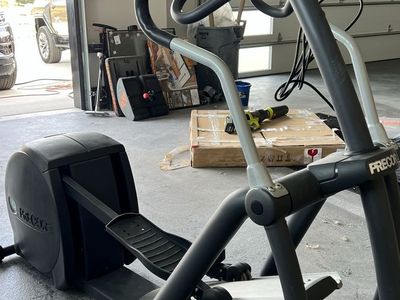 Precor EFX 556 Elliptical