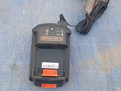 BLACK+DECKER 20V MAX 1.5Ah Lithium Ion Battery and Wall Charger Set (LBXR20)