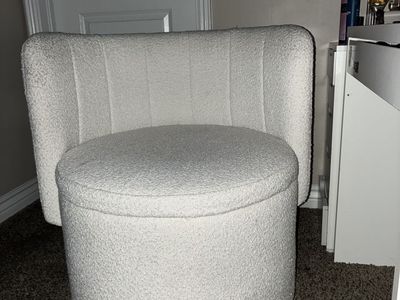 Off white chair