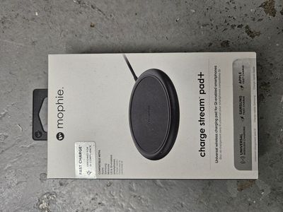 Mophie Charge Stream Pad & Fast Charger