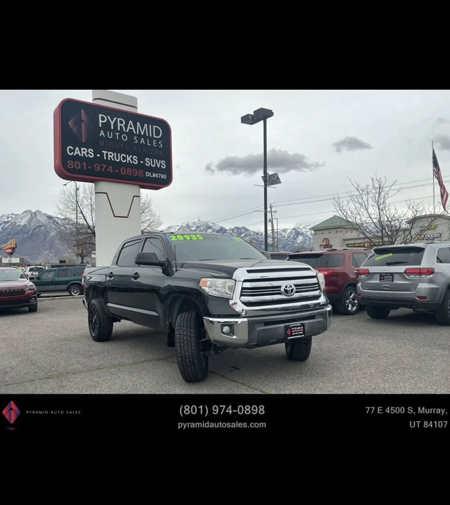 2017 TOYOTA TUNDRA CrewMax SR5