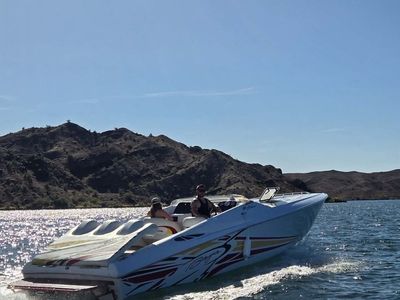 Baja 33 Outlaw Speedboat - High-Performance Lake Racer with Trailer