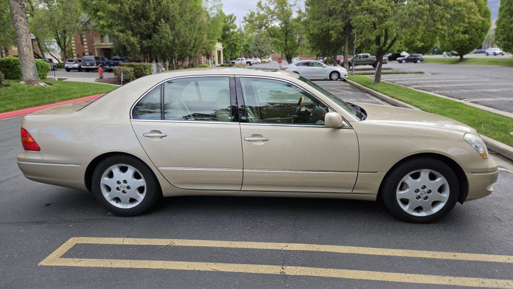 2002 LEXUS LS Luxury