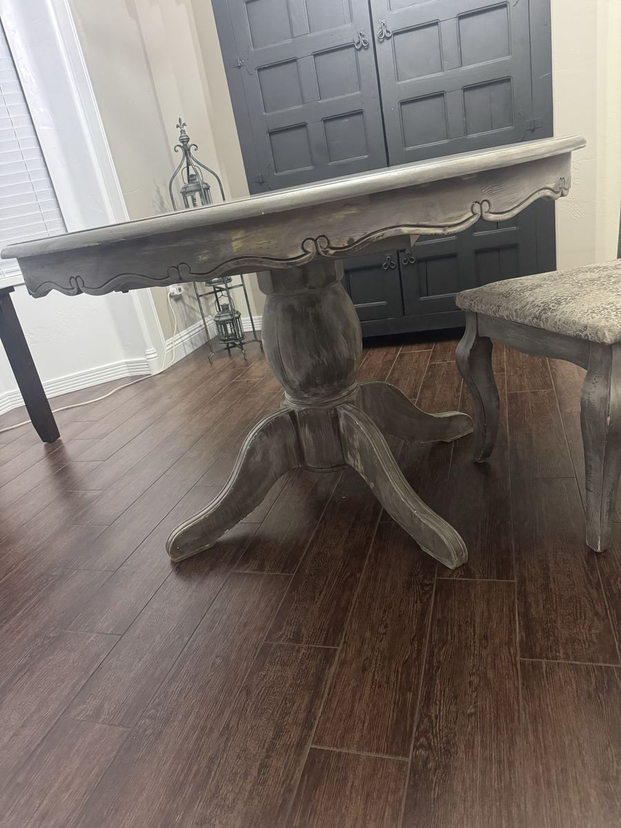 Distressed Grey Round Dining Table with Pedestal Base and 6 Chairs 