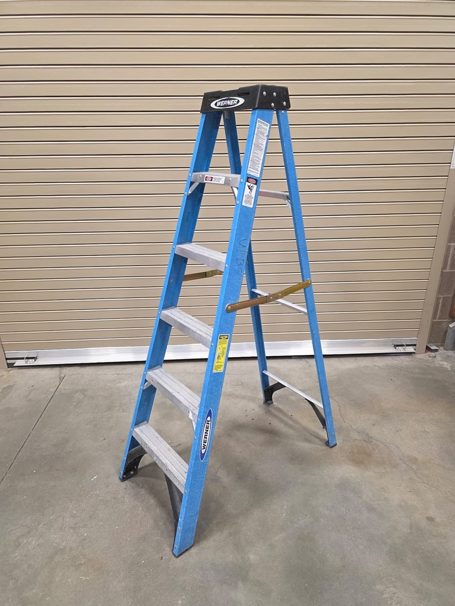 *Located in West Jordan - Werner 6ft Fiberglass Step Ladder - 250 lbs. Capacity (Great Condition)