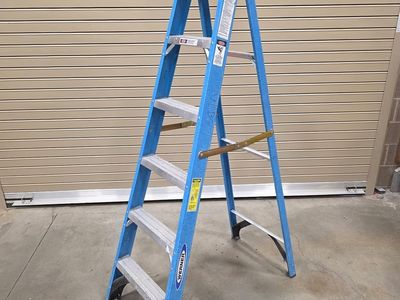 *Located in West Jordan - Werner 6ft Fiberglass Step Ladder - 250 lbs. Capacity (Great Condition)