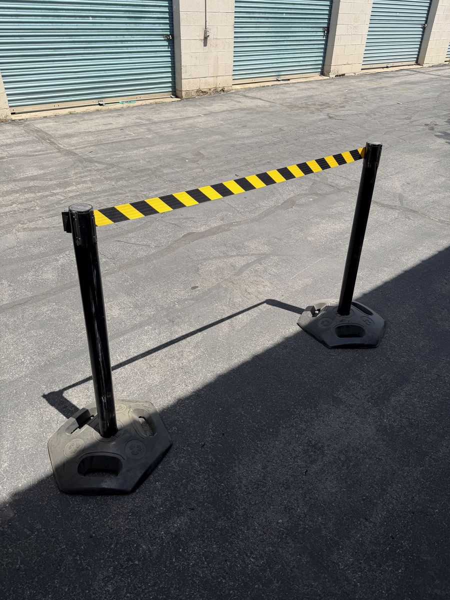 5 stanchions