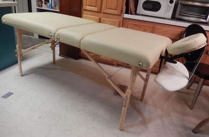PROFESSIONAL PORTABLE MASSAGE TABLE  THE DEAUVILLE