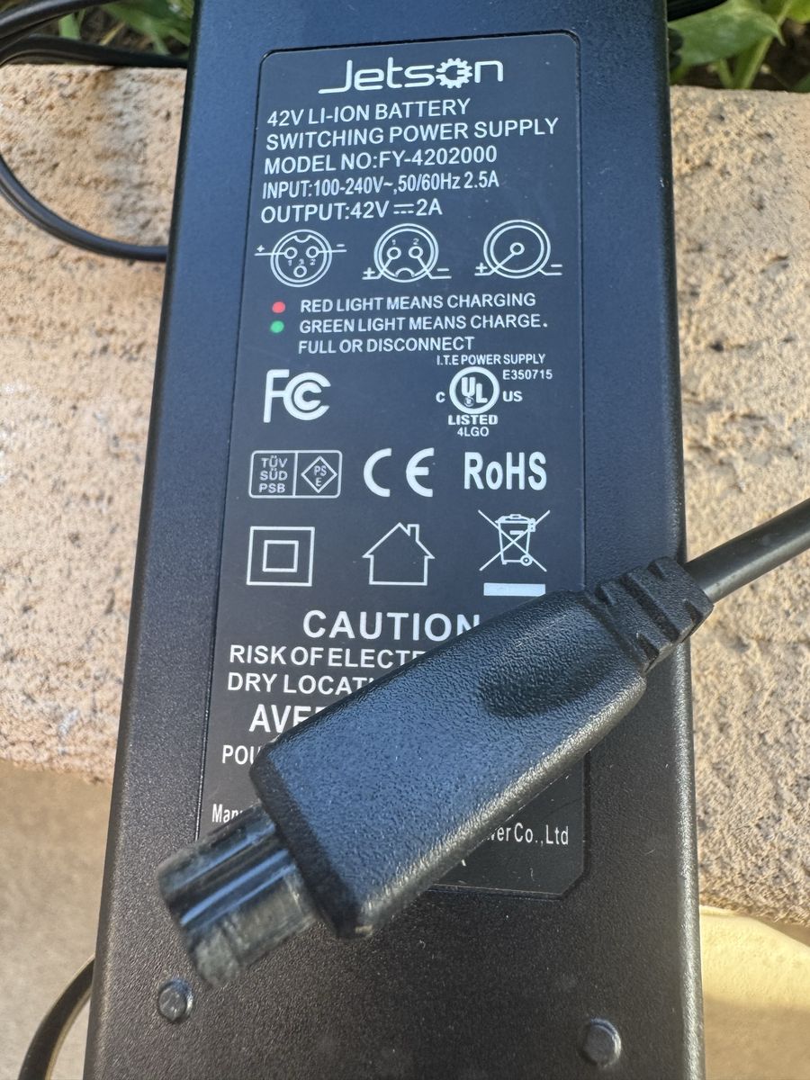 Jetson charger for Hoverboard 100-240V