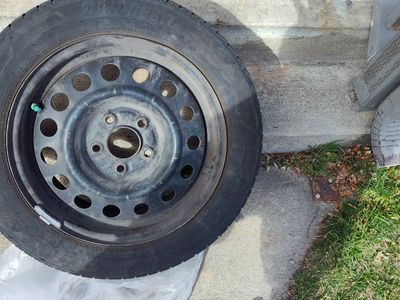 Hyundai 16 inch rims and hubcaps