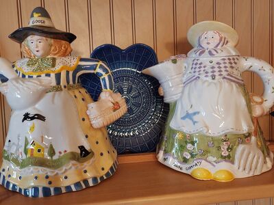 Department 56 Storybook Village Teapots