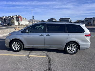 2014 TOYOTA SIENNA Limited