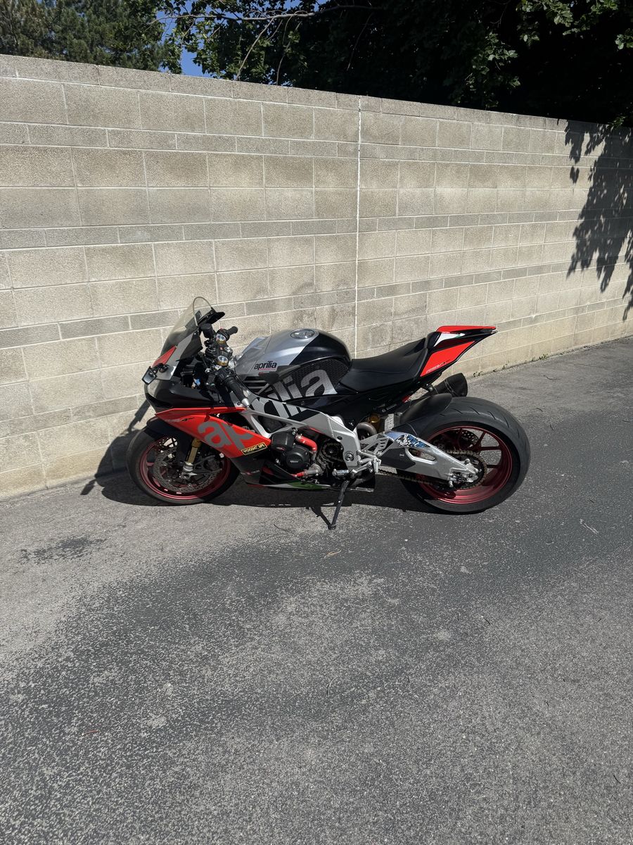 Aprilia RSV4 2017