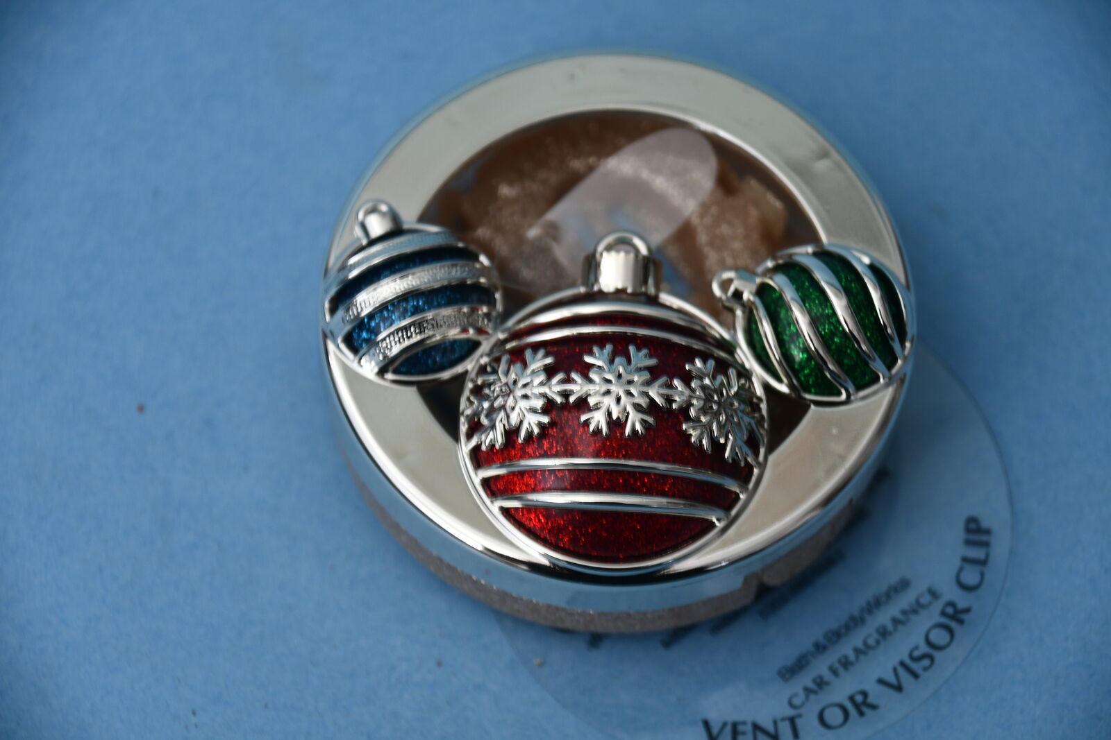 NWT BATH & BODY WORKS CAR AIR FRESHENER ~ CHRISTMAS ORNAMENTS ~ VENT or VISOR CLIP