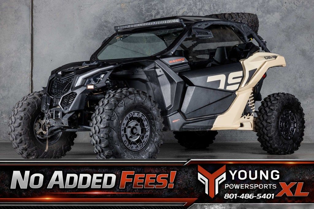 2022 Can-Am® Maverick X3 DS Turbo Desert Tan & Carbon Black