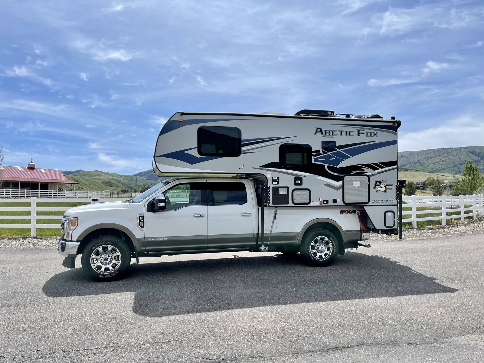 Arctic Fox 990 Truck Camper (2021 Model)