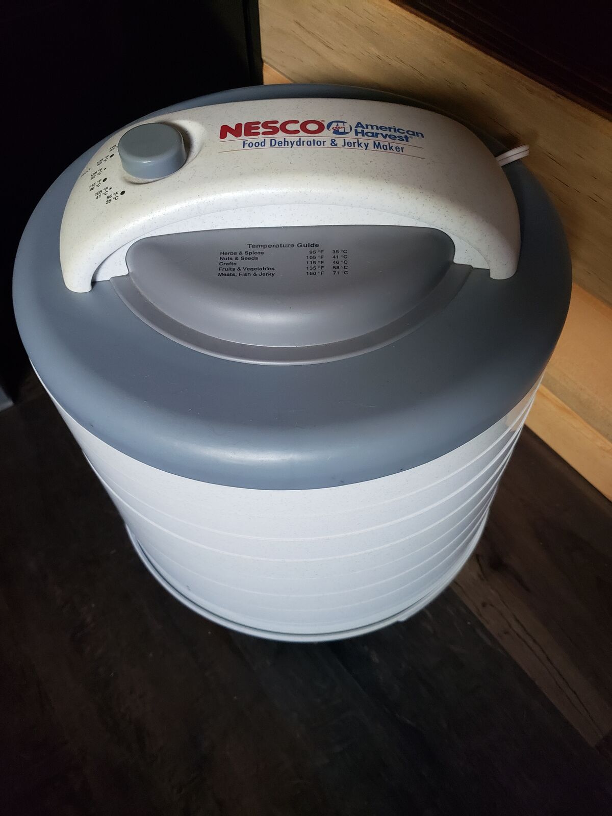Nesco food dehydrator - 8 trays- minimal use