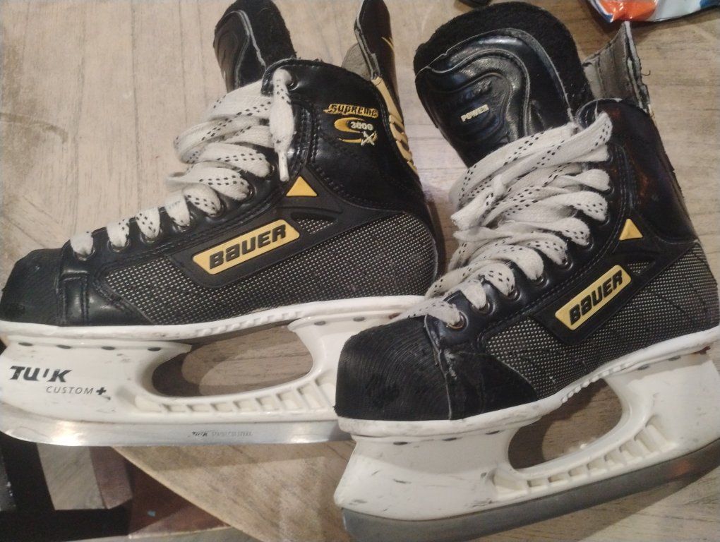 Bauer Supreme 3000 Youth Ice Hockey Skates - Size US 6D (Used)