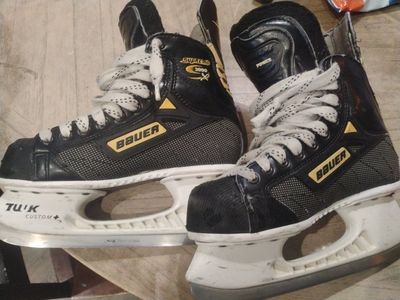 Bauer Supreme 3000 Youth Ice Hockey Skates - Size US 6D (Used)