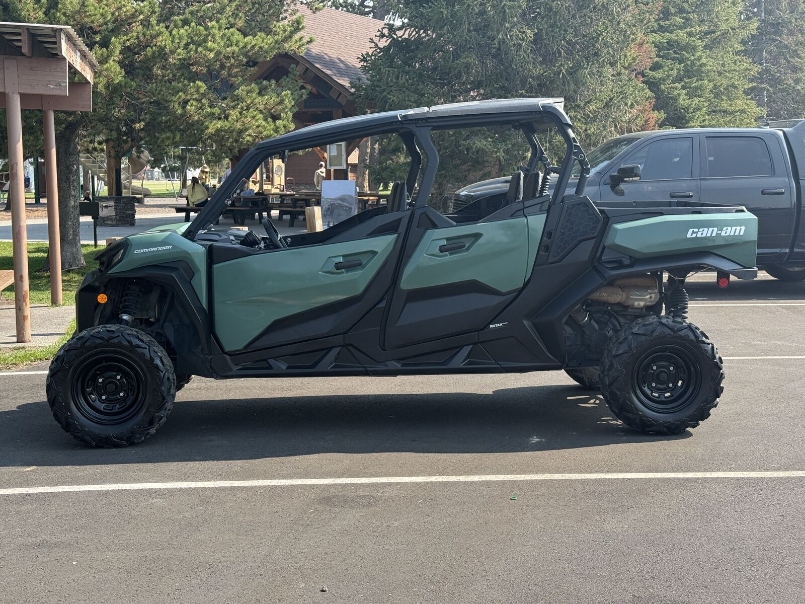 2025 Can-Am Commander Max 1000 DPS