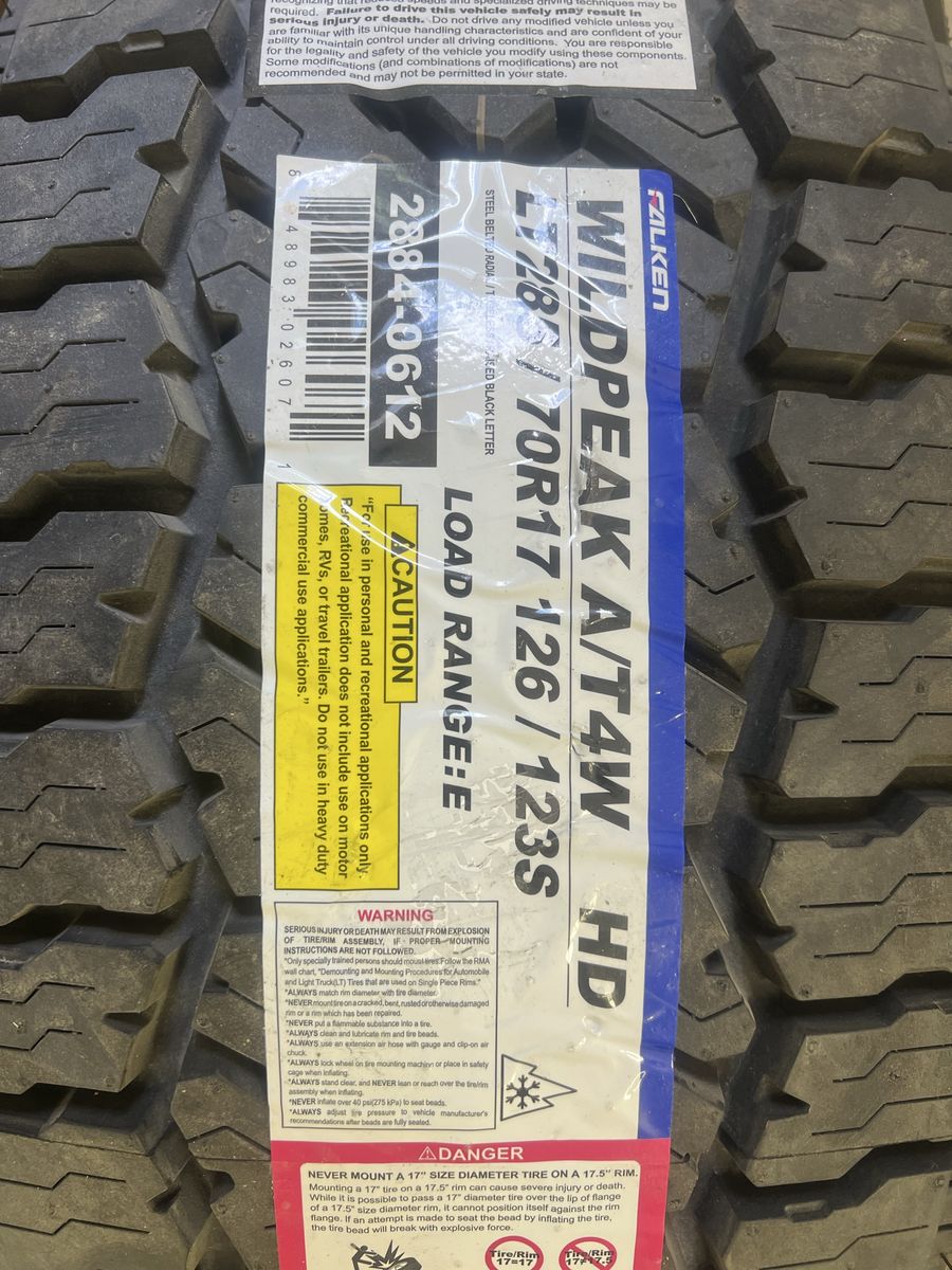 LT285/70r17 Falken Wildpeak AT4W
