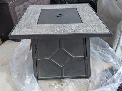Fire table - New - 28"x28"x25" with cover