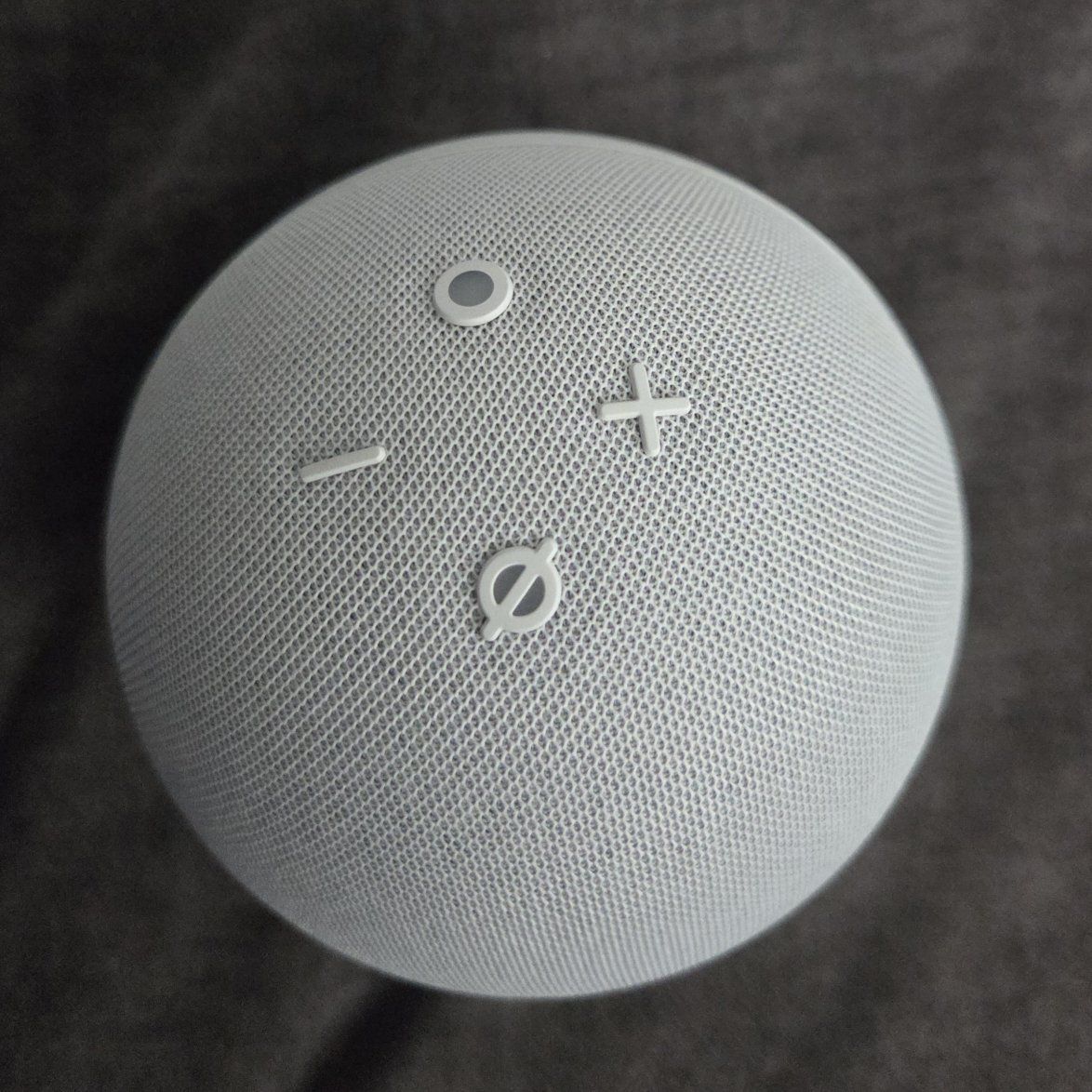 Echo Dot Bluetooth with Alexa.