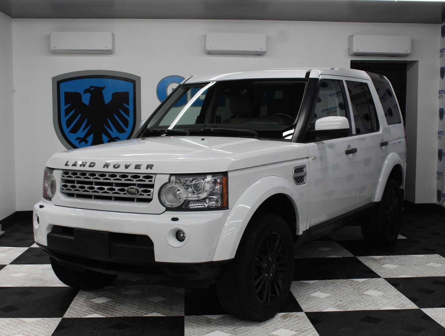 2013 Land Rover LR4 Base