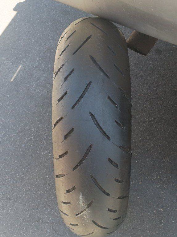 * Nice 160/60ZR17 Rear Motorcycle Tire *