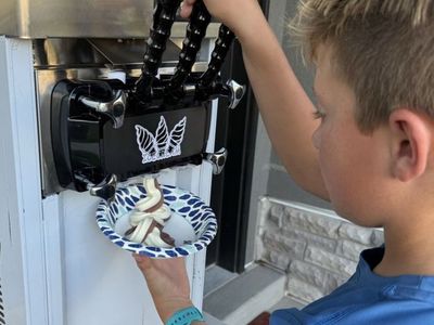 Soft Serve Ice Cream Machine - FOR RENT