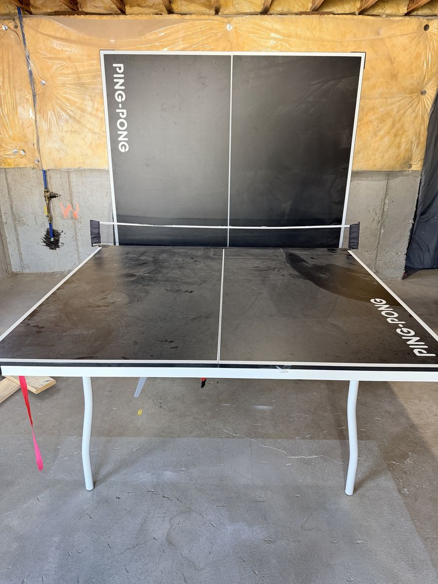 Foldable PING-PONG Table - Compact Design, Great for Small Spaces 50$ OBO