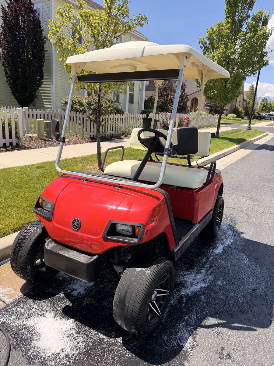 2005 Gas Powered Red Yamaha Golf Cart