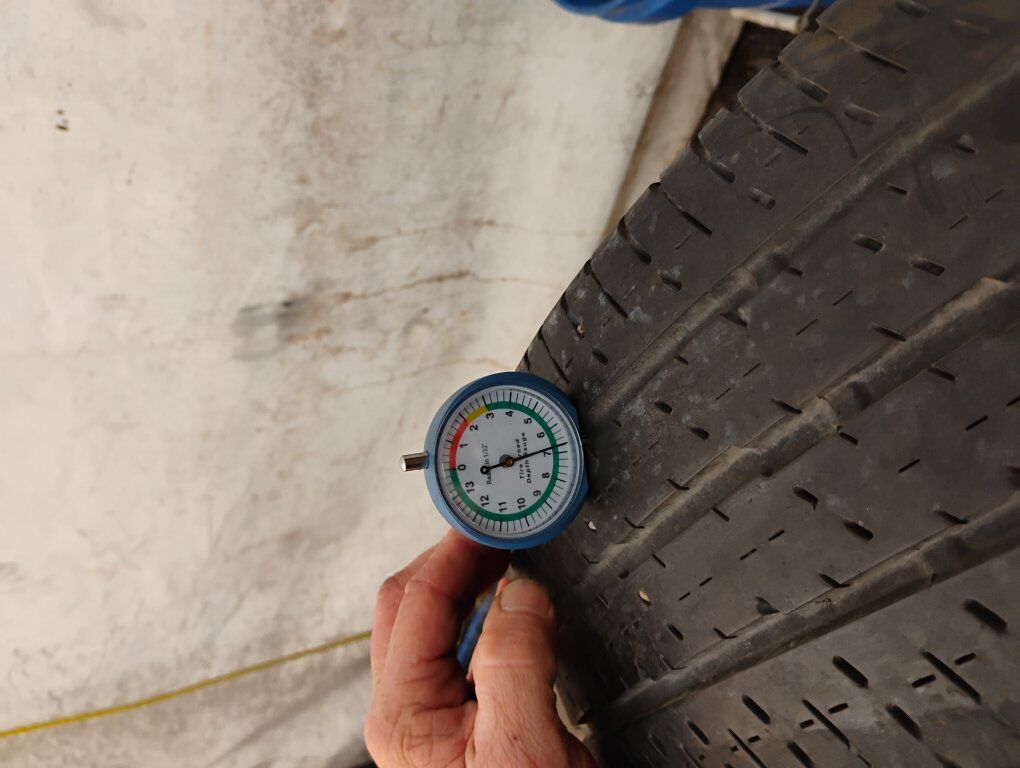 Continental 195/75R15 c