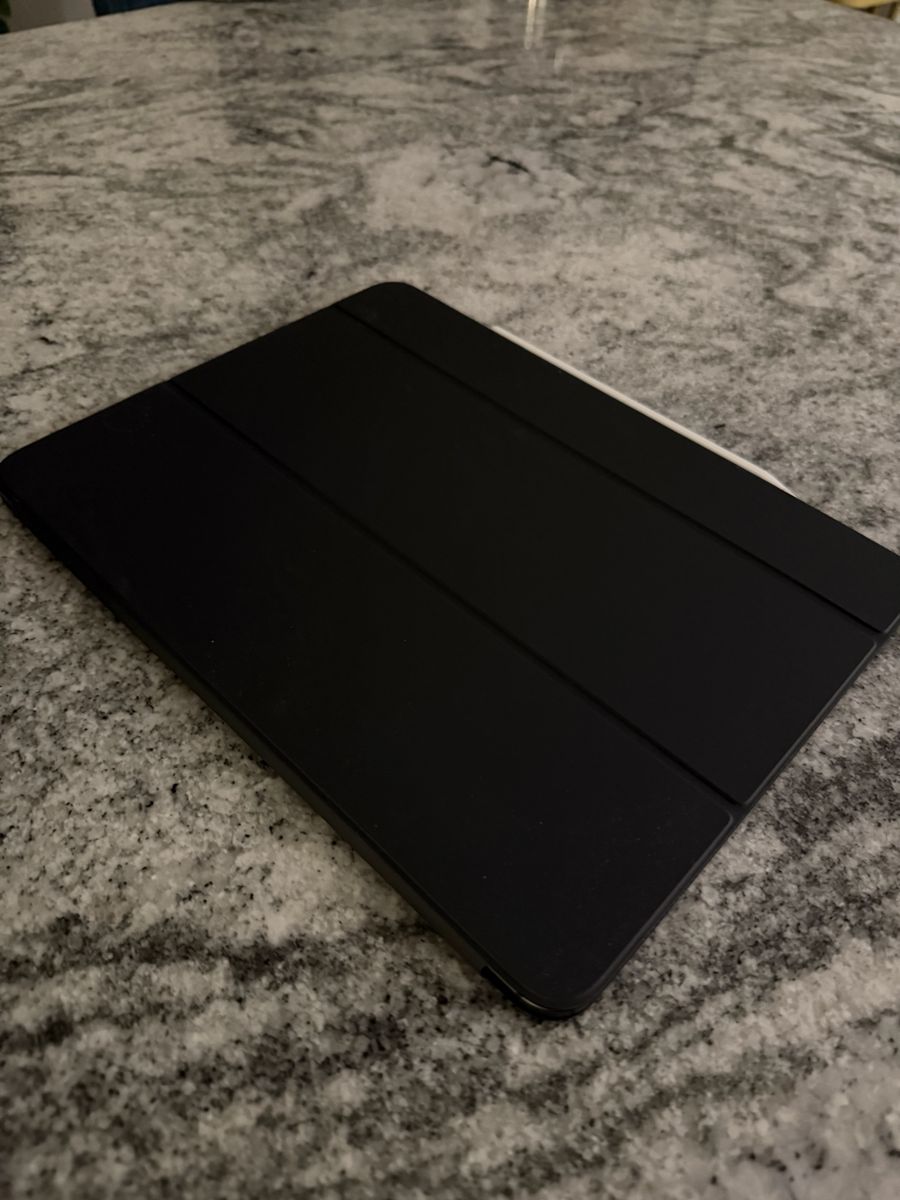 Apple iPad Pro M4 13in with Apple Pencil and Smart Folio Case