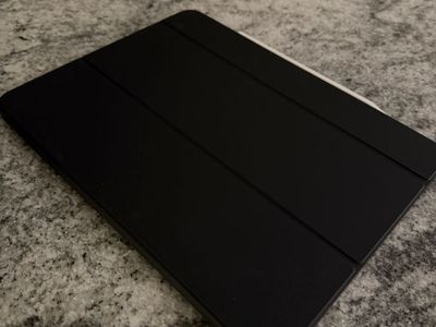 Apple iPad Pro M4 13in with Apple Pencil and Smart Folio Case