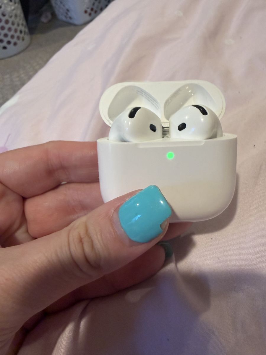 Apple AirPods 4 Wireless Earbuds with Charging Case