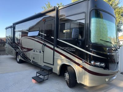 2016 Georgetown 329DSF motor home