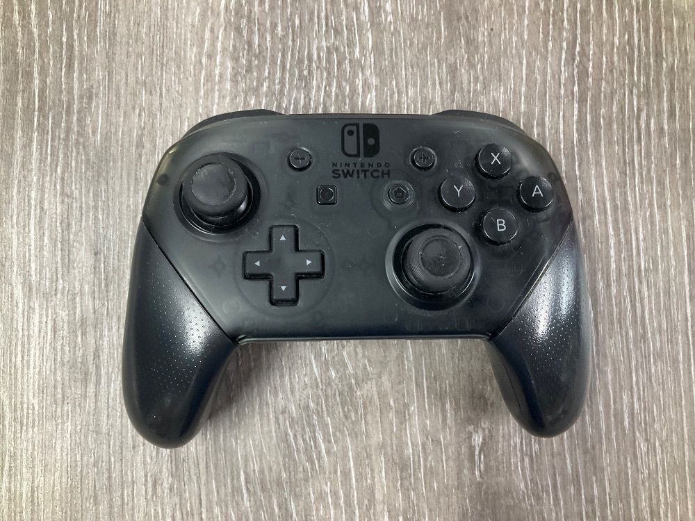NINTENDO SWITCH PRO CONTROLLER