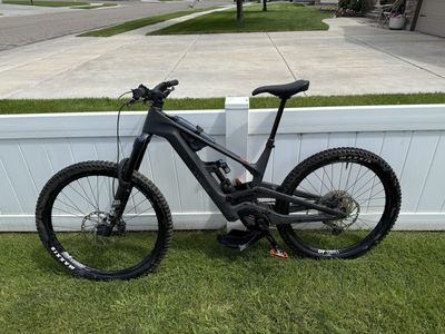 Canyon Torque:ON CF 8 Mountain E-Bike - Size Large - 65 Miles, 2 batteries, Carbon Frame