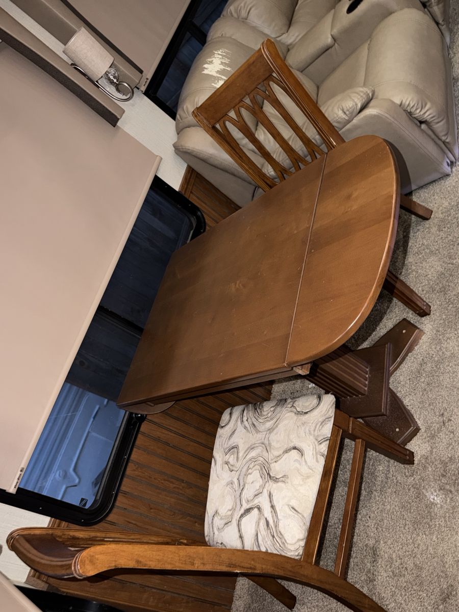 Main image 3