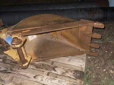 CAT 416C Backhoe Bucket