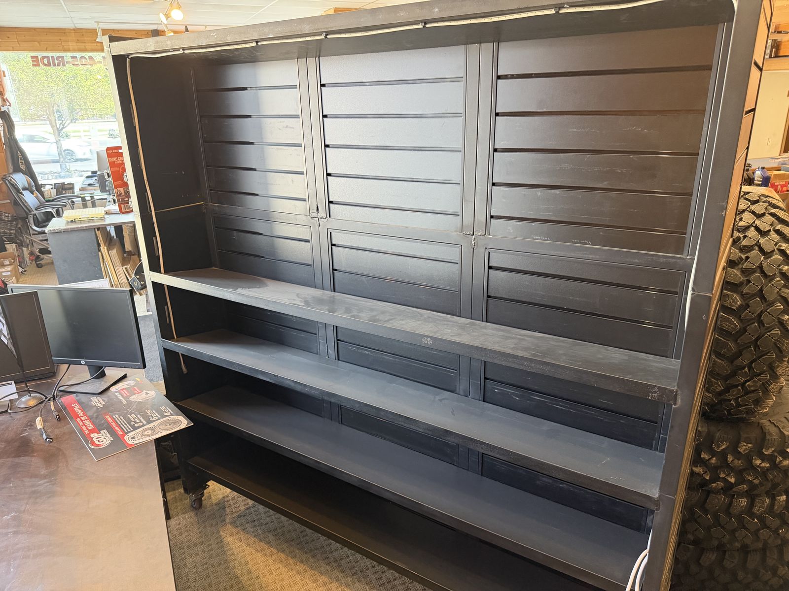 Rolling slatwall displays