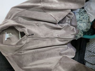 very nice! Reebok jacket worn once.