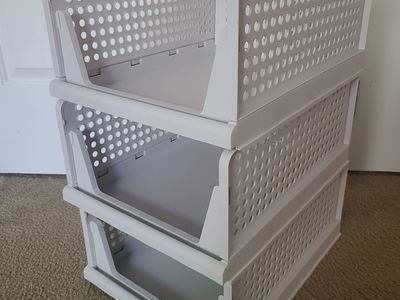3 Stackable Storage Basket